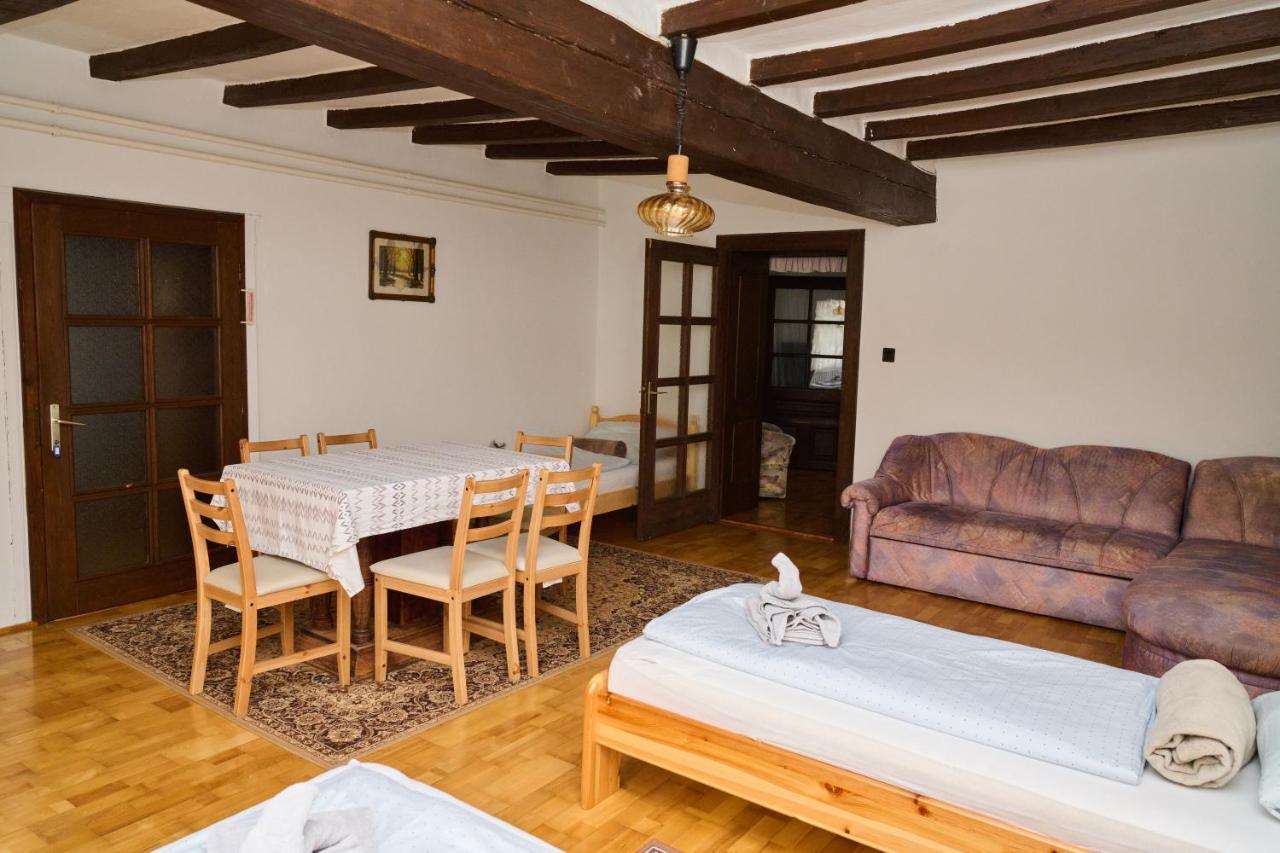 Koelcsey Vendeghaz Apartment Hodmezovasarhely Ngoại thất bức ảnh