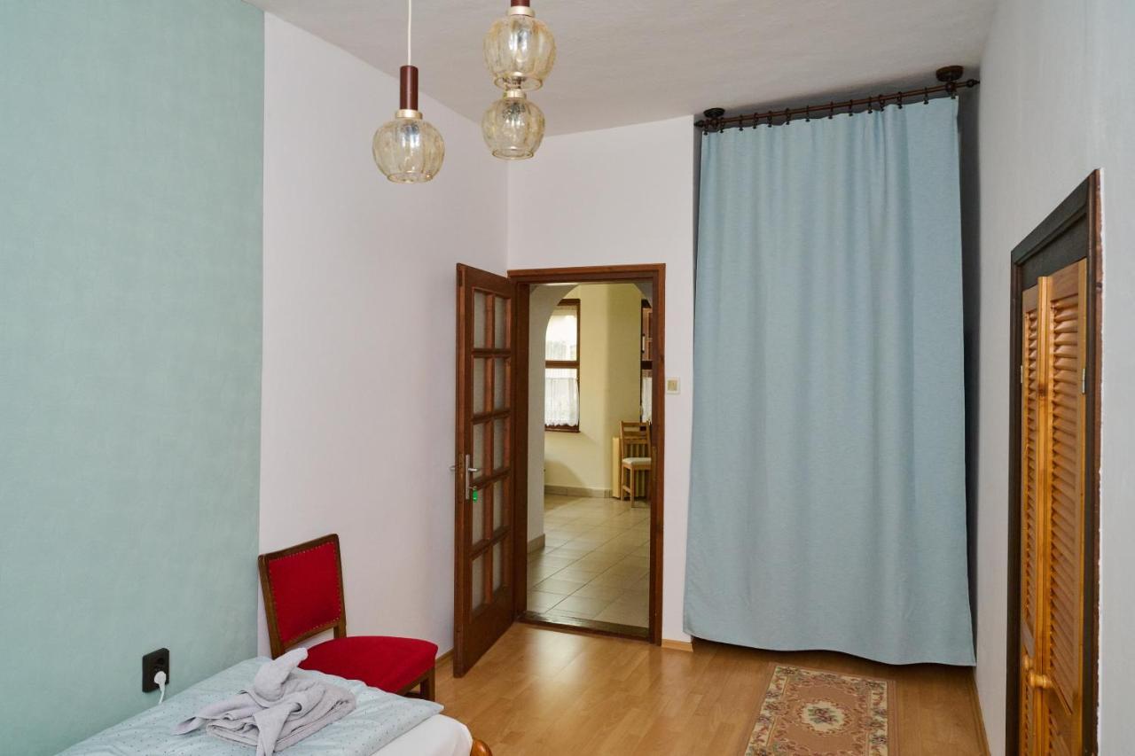 Koelcsey Vendeghaz Apartment Hodmezovasarhely Ngoại thất bức ảnh