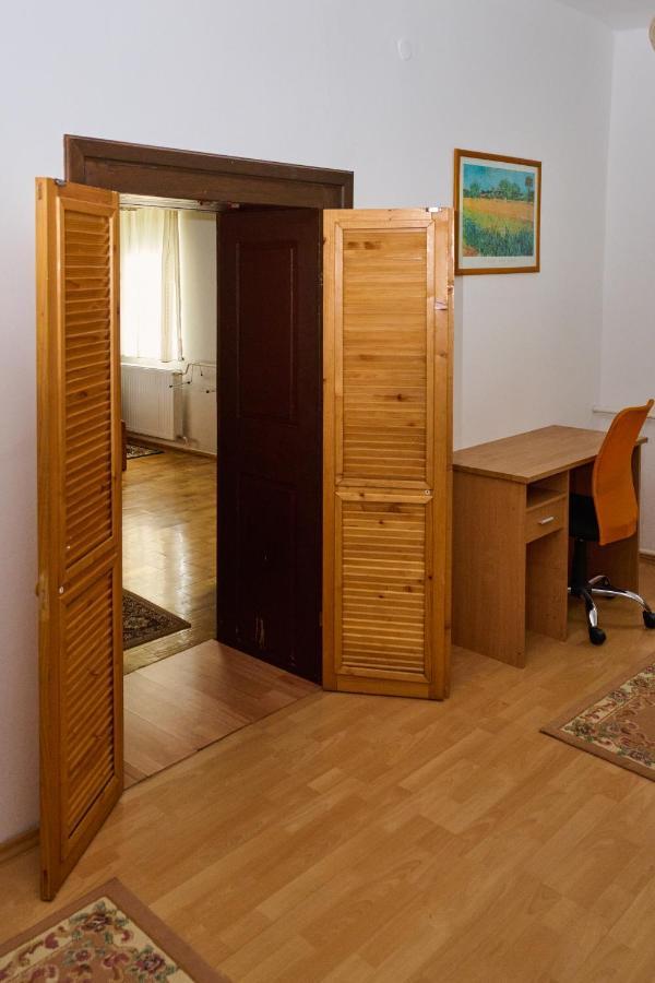 Koelcsey Vendeghaz Apartment Hodmezovasarhely Ngoại thất bức ảnh