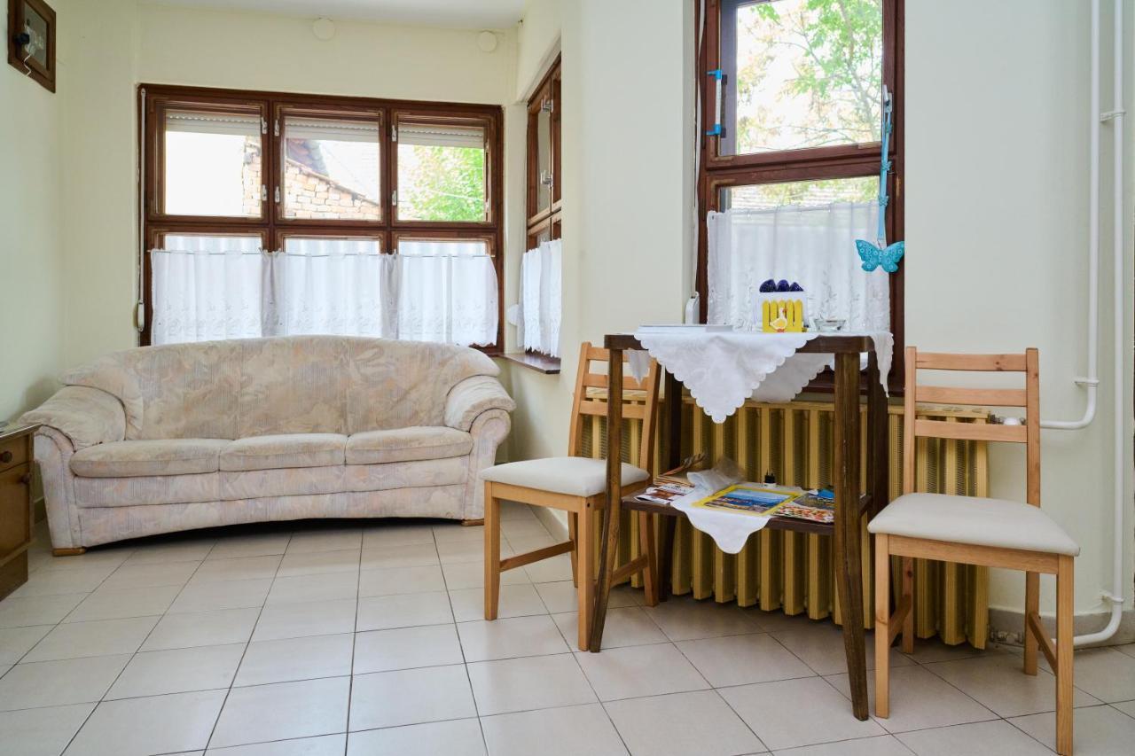 Koelcsey Vendeghaz Apartment Hodmezovasarhely Ngoại thất bức ảnh