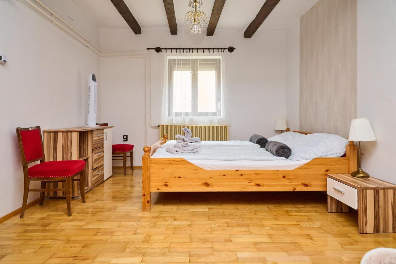 Koelcsey Vendeghaz Apartment Hodmezovasarhely Ngoại thất bức ảnh