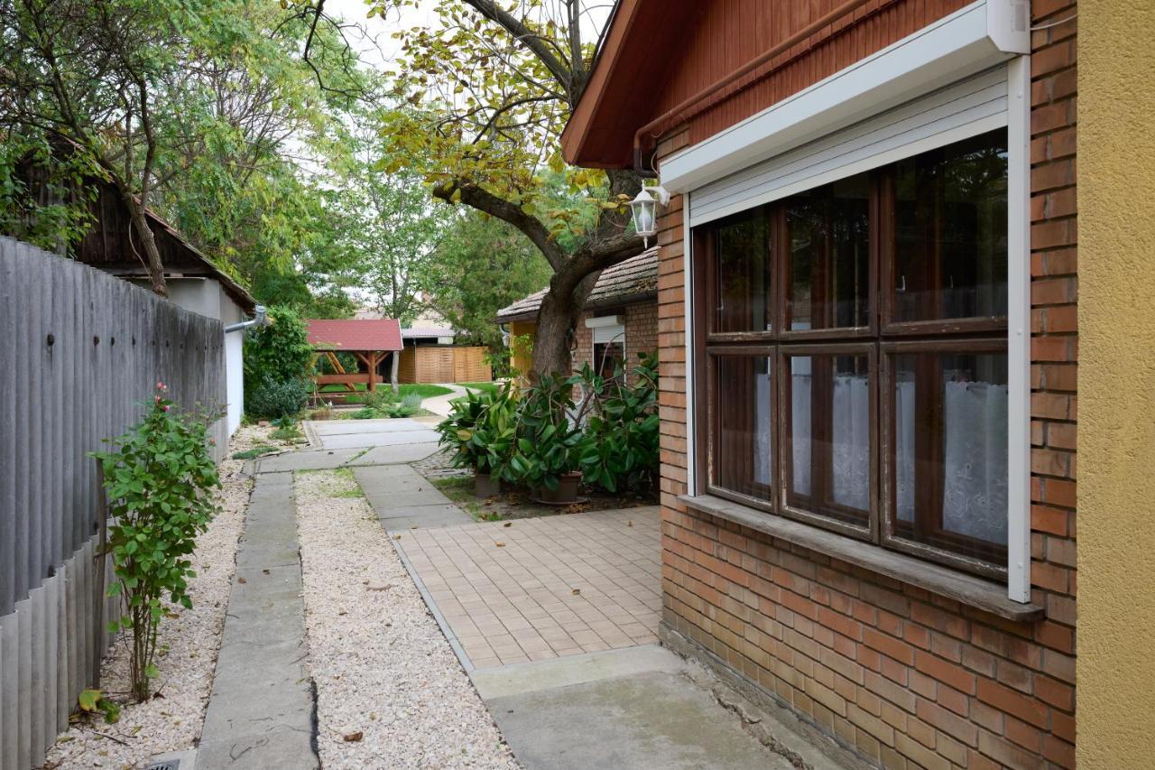 Koelcsey Vendeghaz Apartment Hodmezovasarhely Ngoại thất bức ảnh